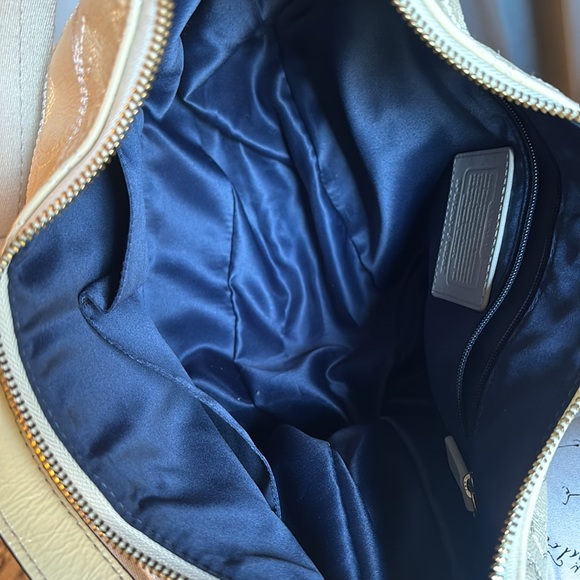 Coach F19282 Signature Stitched Patent Leather Shoulder Bag Purse Cream - Picture 9 of 13